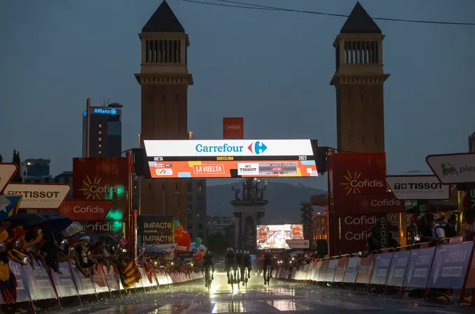 Lluvia de críticas a Barcelona por la gestión de La Vuelta: 