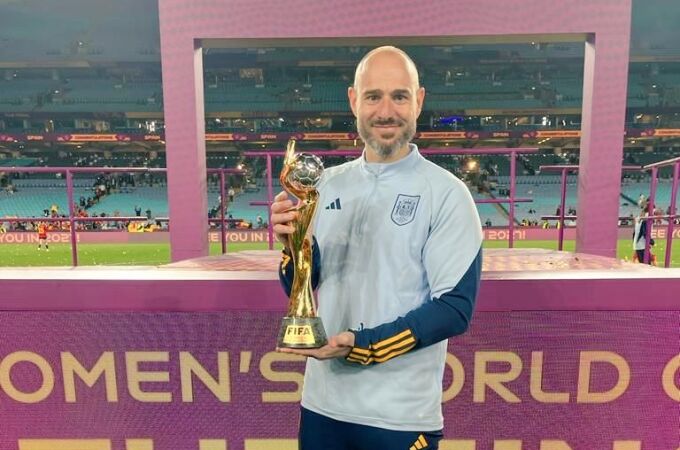 El portero del Real Madrid de los galácticos que ganó el Mundial femenino y firmó contra Rubiales