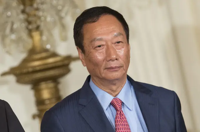 El fundador de Foxconn se presenta a las presidenciales de Taiwán para lograr la paz con China
