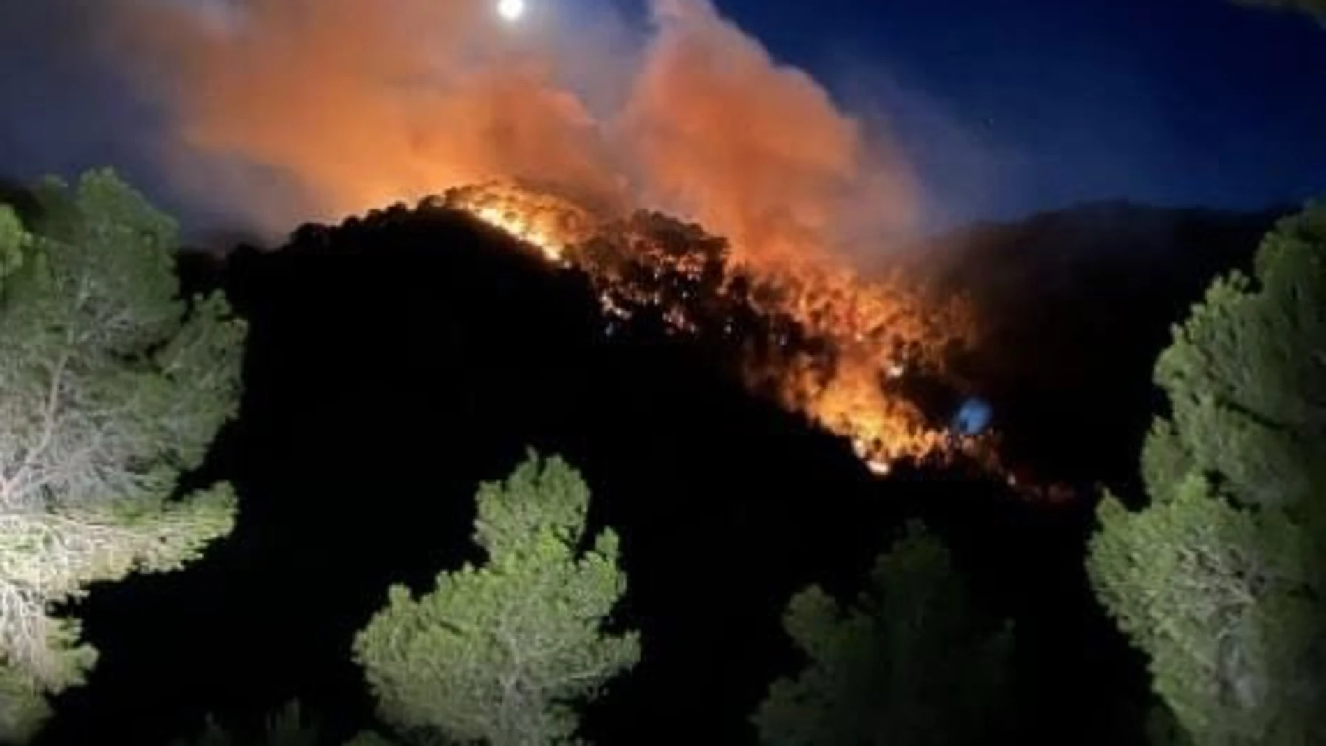 Incendios.- Estabilizado un incendio forestal declarado la pasada noche en Valle Perdido (Murcia)