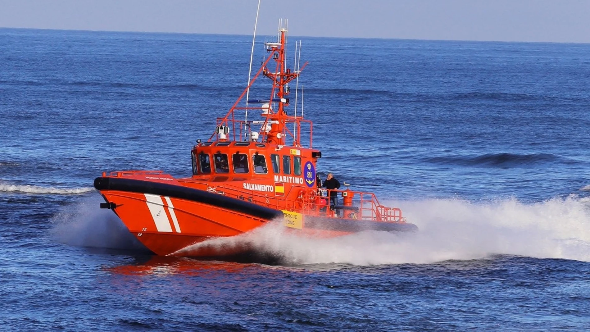 Salvamento Marítimo y la Guardia Civil buscan a cuatro desaparecidos en el temporal en Menorca y Málaga