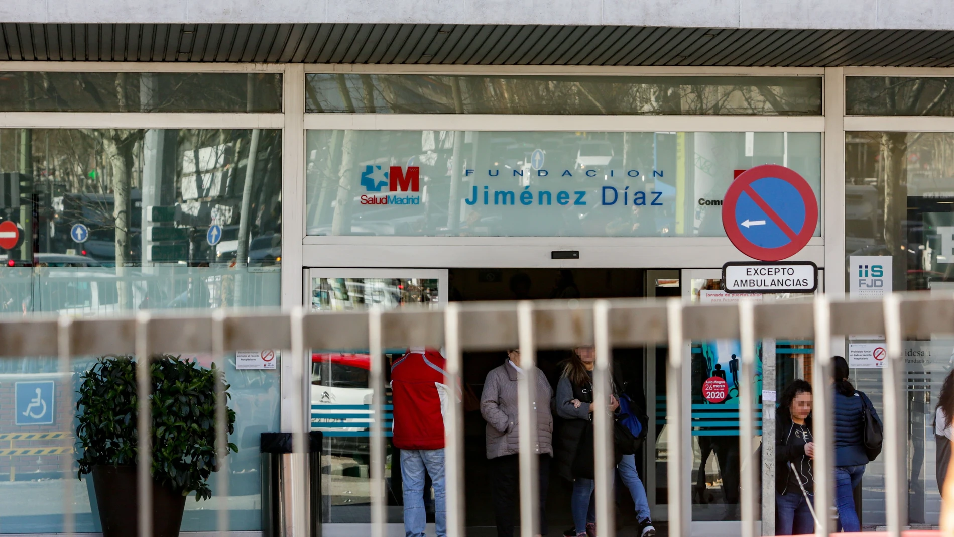 Entrada a la Fundación Jiménez Díaz
