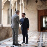 Aragonès y Collboni mantienen su primera reunión institucional en la Generalitat