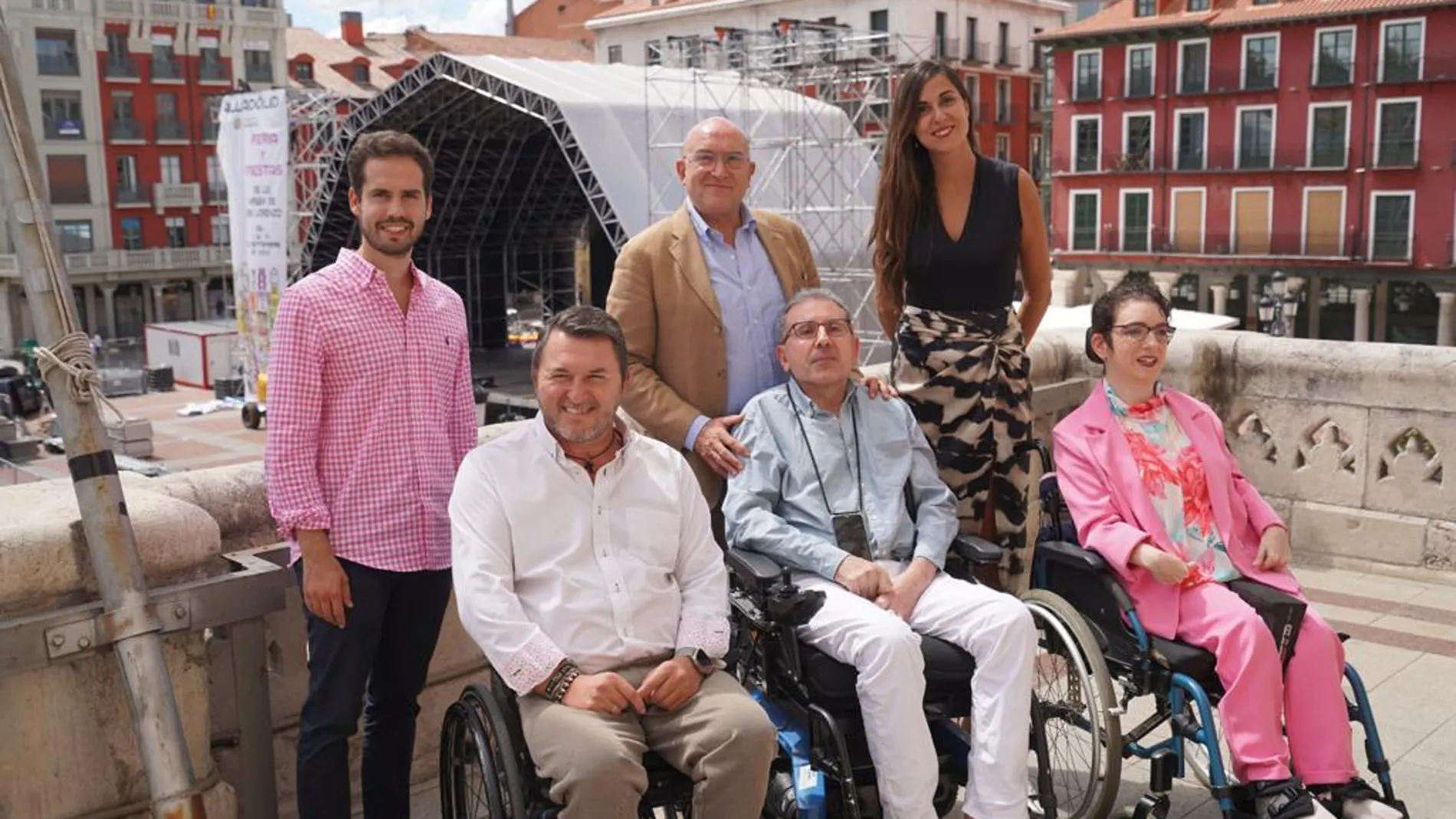 El alcalde Jesús Julio Carnero y los concejales Blanca Jiménez y Rodrigo Nieto se reúnen con los representantes de Aspaym, Aspace y Esclerosis Múlitiple
