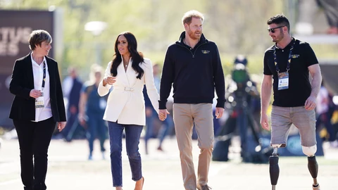 Meghan Markle con look perfecto para ir a la oficina.