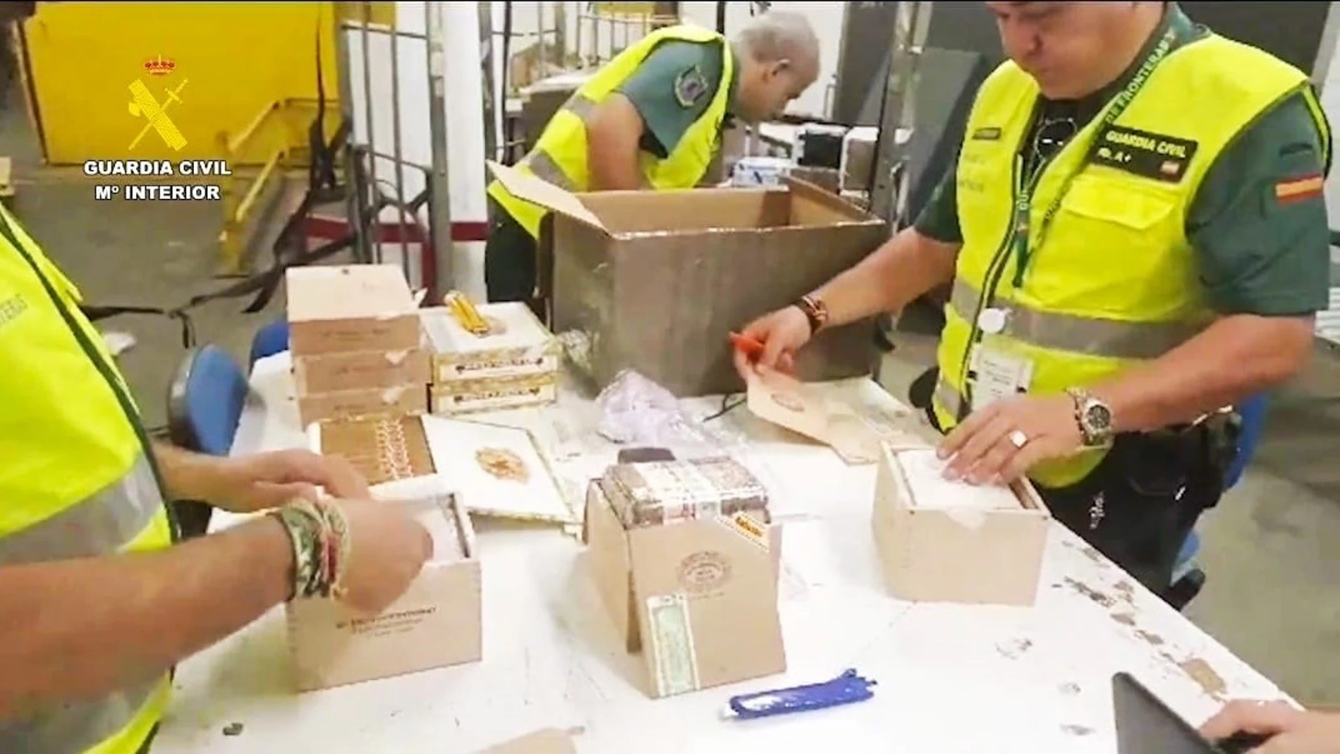 Requisados en Barajas 145.000 puros que se querían exportar ilegalmente, valorados en 3 millonesGUARDIA CIVIL31/08/2023