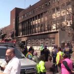 Un incendio deja 73 muertos en un edificio de Johannesburgo
