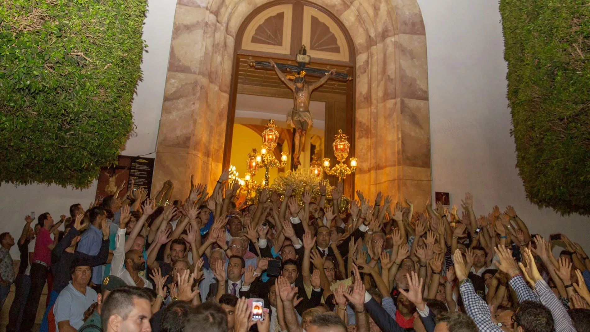 Andalucía inicia la peregrinación al Cristo de la Luz de Dalías