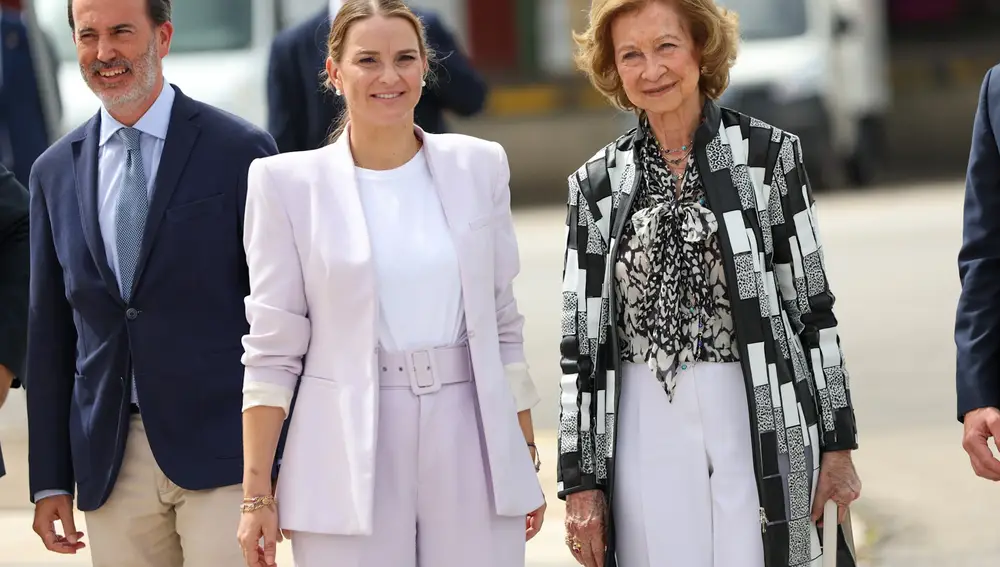 La reina Sofía visita junto a Prohens la Fundación Banco de Alimentos de Mallorca