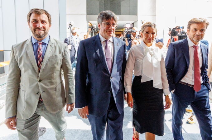 Carles Puigdemont and Spanish Second Deputy PM Yolanda Diaz meet in Brussels