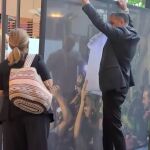 El Parlamento Europeo retira una fotografía "no autorizada" de la exposición de Puigdemont y Comín