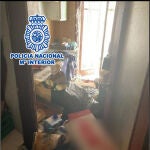 Imagen de la casa en la que vivía la anciana, en condiciones insalubres