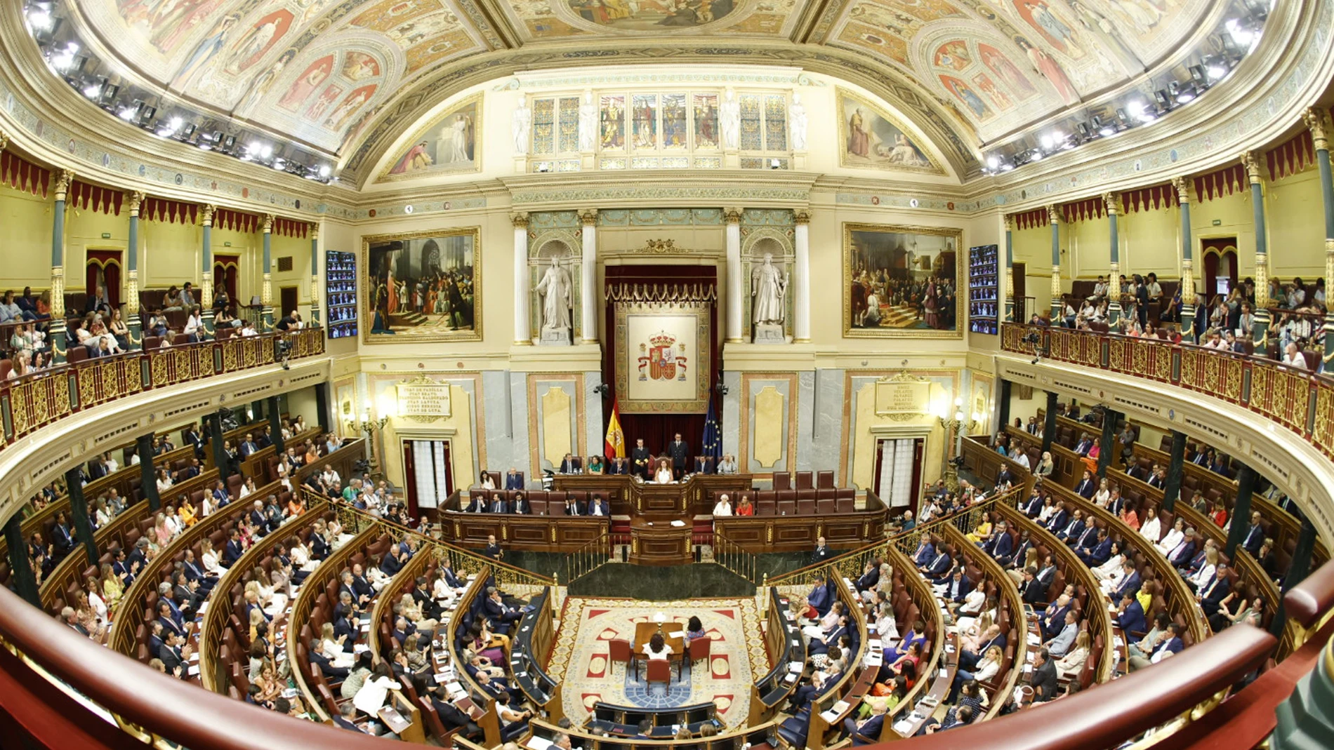 La Mesa del Congreso aprueba el reparto de los escaños del hemiciclo, con PP y Vox compartiendo la zona derecha