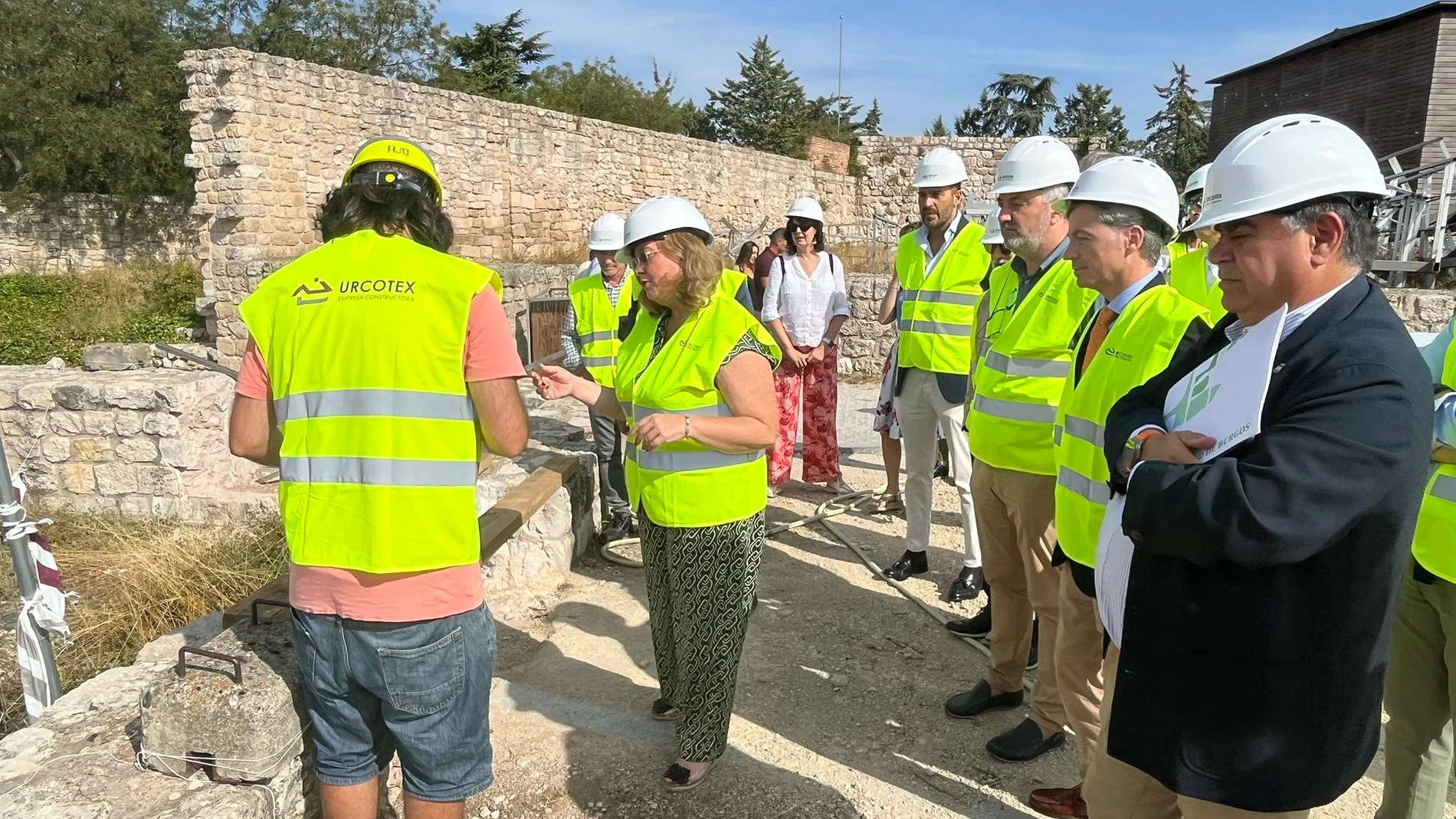 La alcaldesa de Burgos, Cristina Ayala, visita la zona de El Castillo