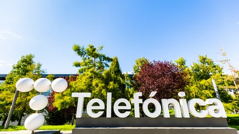 España aplicará los mecanismos para velar por Telefónica tras irrumpir el saudí STC Group