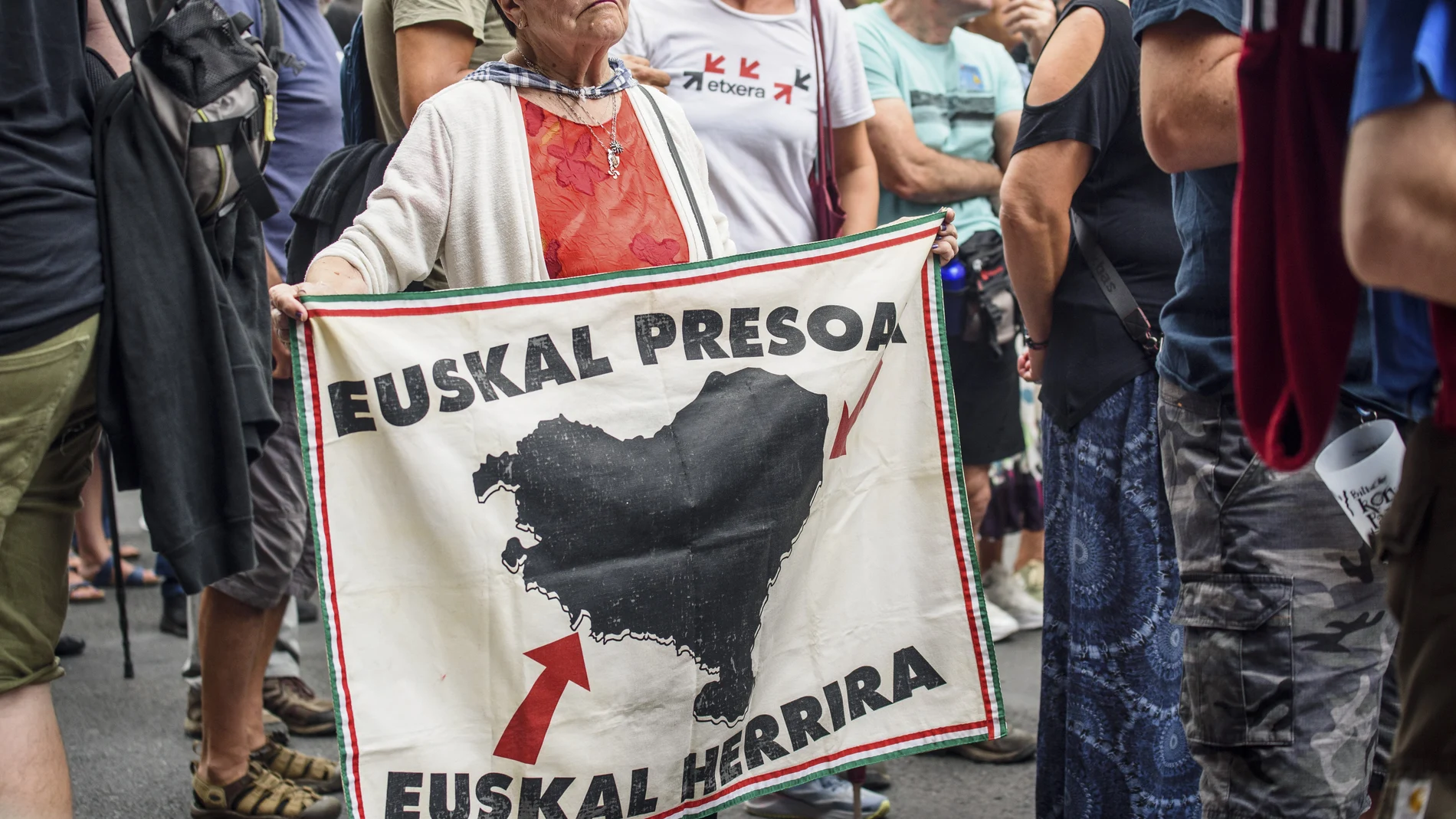 Manifestación convocada por la red de apoyo a los presos de ETA Sare que ha recorrido las calles de Bilbao.