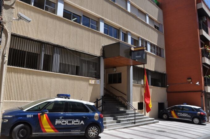 Muere una octogenaria al caer desde el balcón de su vivienda en Puertollano (Ciudad Real) tras ceder una barandilla