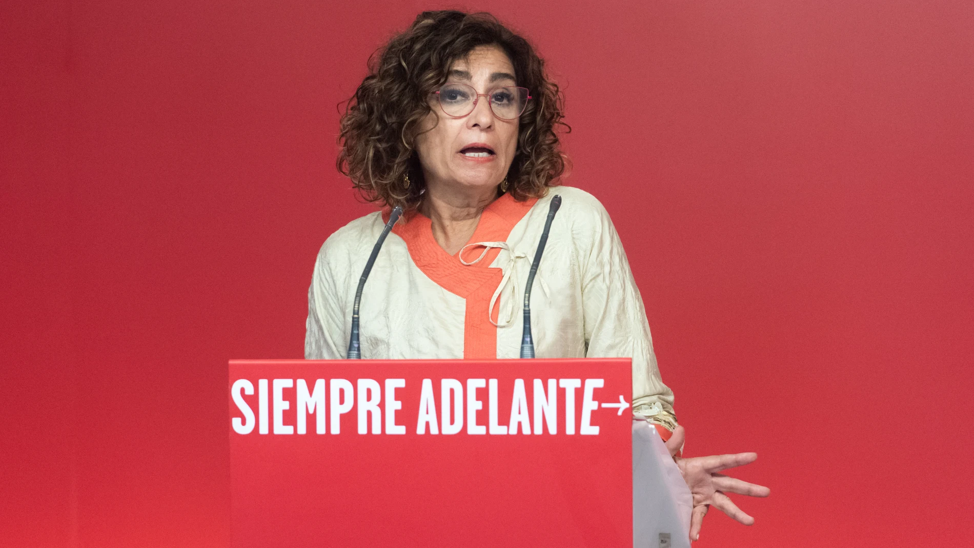 María Jesús Montero avisa a las CC.AA del PP de que vigilarán que la Ley Celáa se implanta "en cada rincón" de España