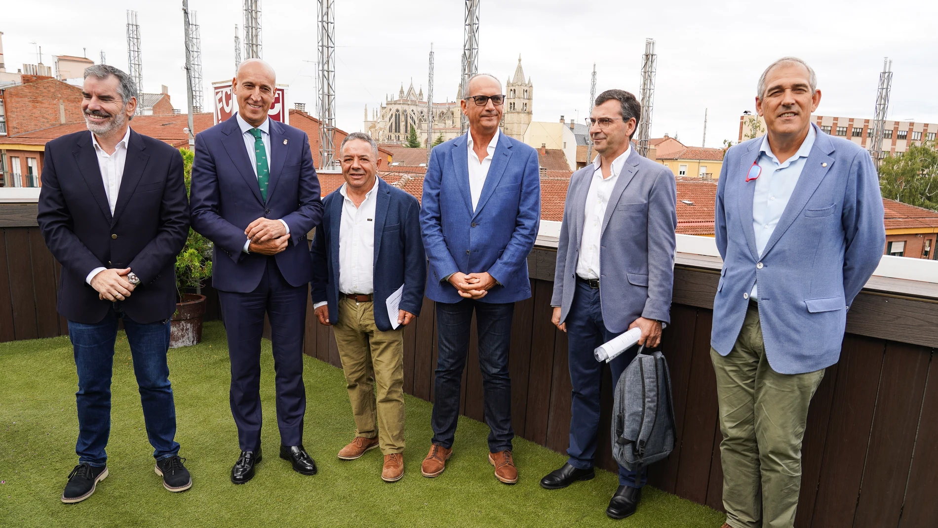 Los representantes de CSIF junto al alcalde de León, José Antonio Diez