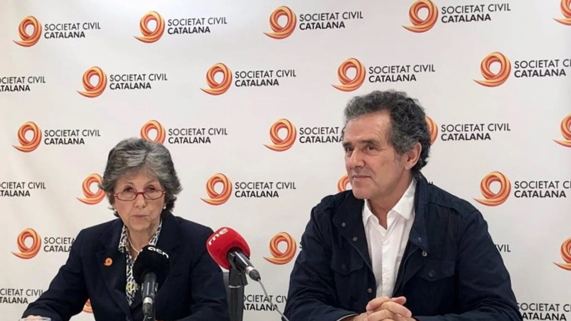 La presidenta de SCC; Elda Mata, y el vicepresidente, Àlex Ramos