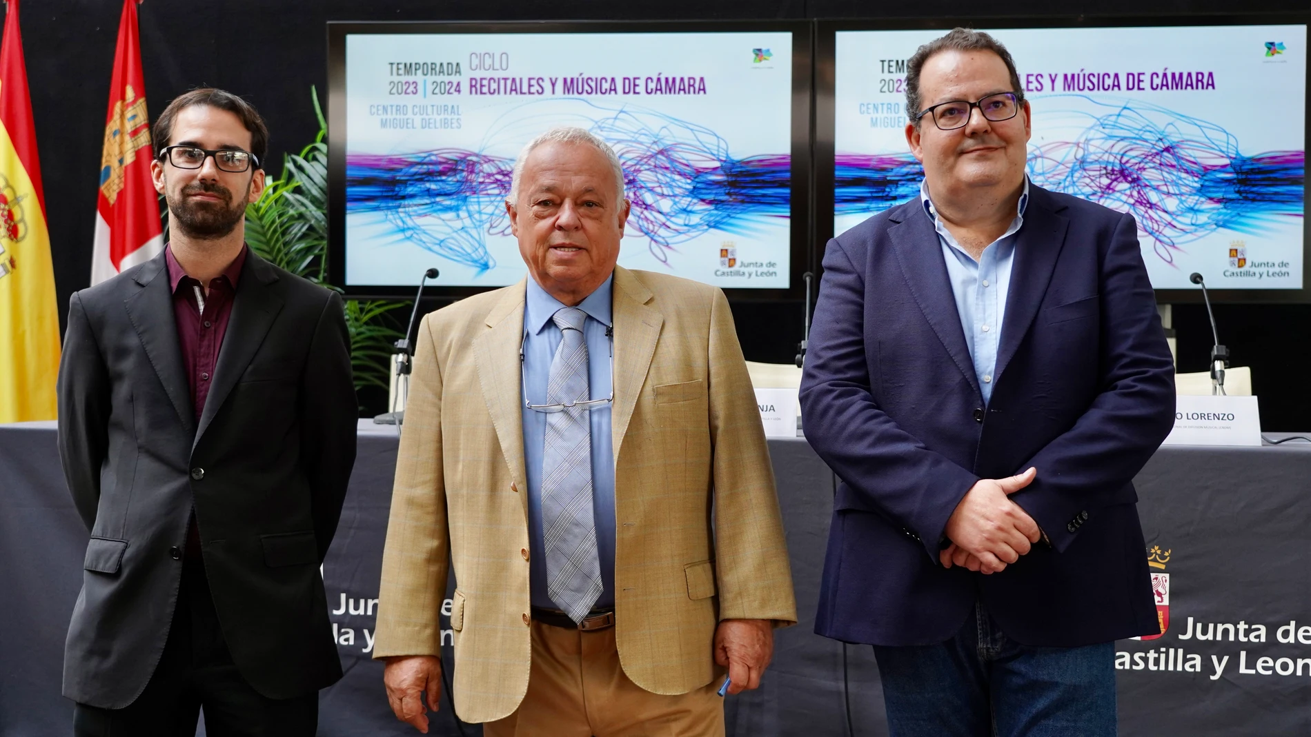 Presentación del ciclo a cargo de Gonzalo Santonja, Francisco Lorenzo y Jesús Herrera