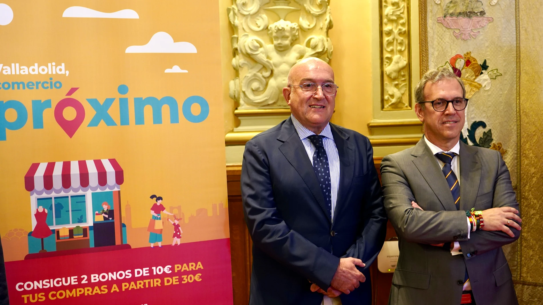 Carnero y Veganzones en la presentación del bono comercial para Valladolid