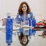 Ayuso se suma al '¡Basta ya!' de Aznar contra el pacto de Sánchez con Puigdemont