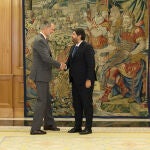 Felipe VI recibe en audiencia al presidente de la Región de Murcia, Fernando López Miras