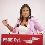 La socialista Ana Sánchez dice que el PP es una &quot;jaula de grillos&quot; y que Mañueco &quot;no sabe si mata o espanta&quot;