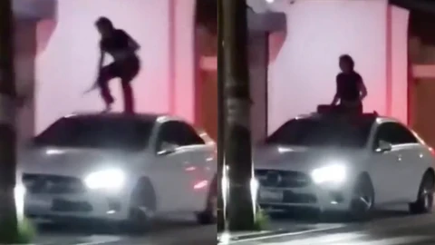 Una mujer sorprende a su pareja en plena infidelidad y le destroza el coche