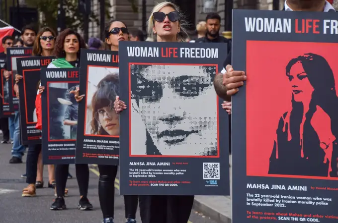 Irán acelera la represión contra las mujeres un año después de la muerte de Mahsa Amini por llevar el velo mal colocado