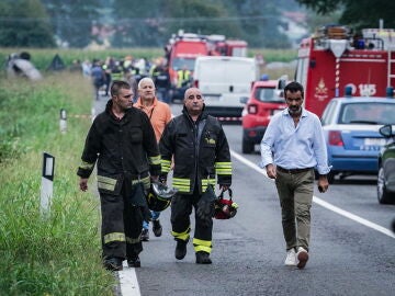 Muere una niña de cinco años al estrellarse un avión de la patrulla acrobática italiana