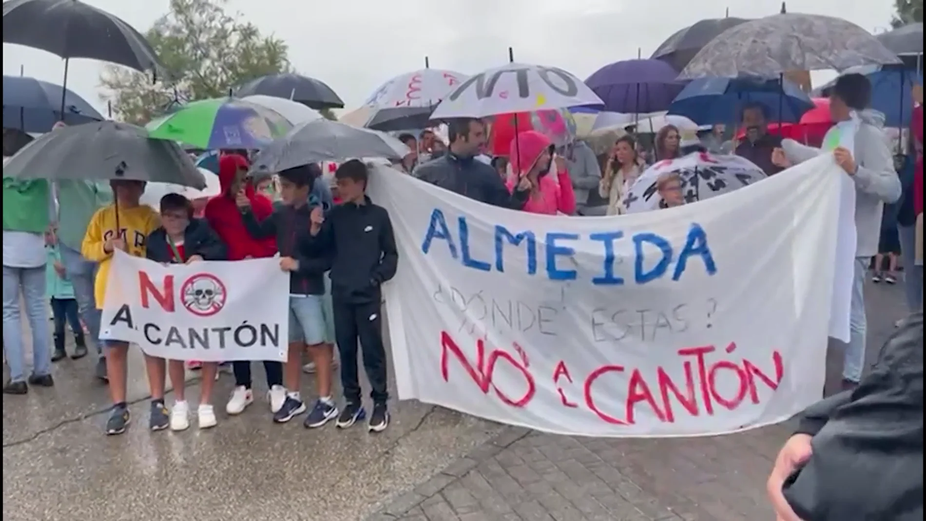Vecinos de Montecarmelo protestan contra el canton