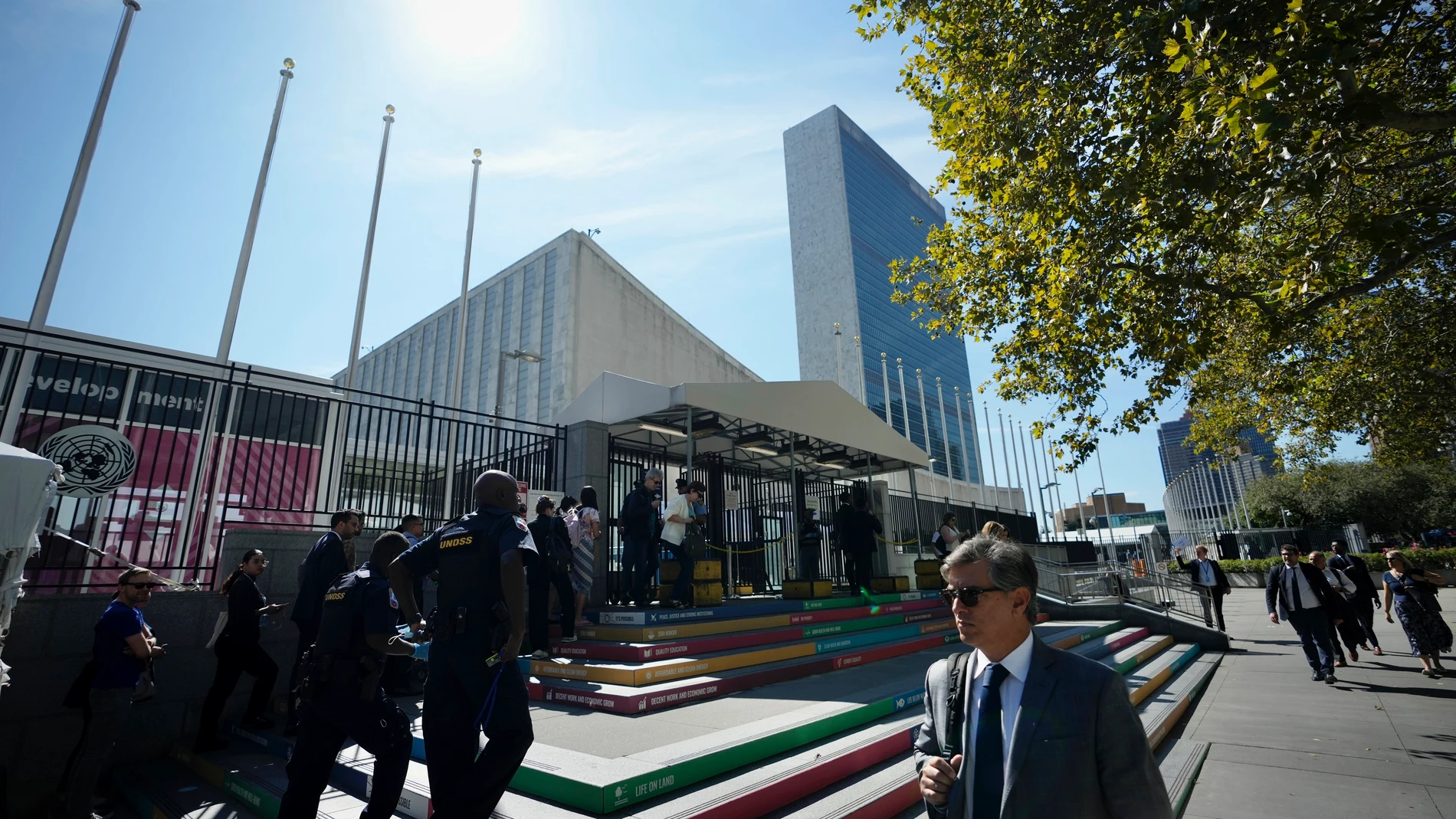 People arrive at the headquarters of United Nations ahead of this week's General Assembly in New York, Sunday, Sept 17, 2023. (AP Photo / Bryan Woolston)