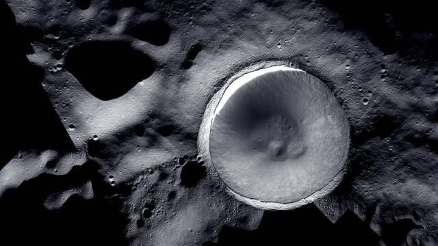 La NASA enfoca sus cámaras hacia el polo sur de la Luna
