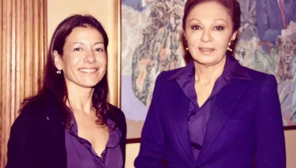 Angela Rodicio en Paris con Farah Diba en su casa de Paris 