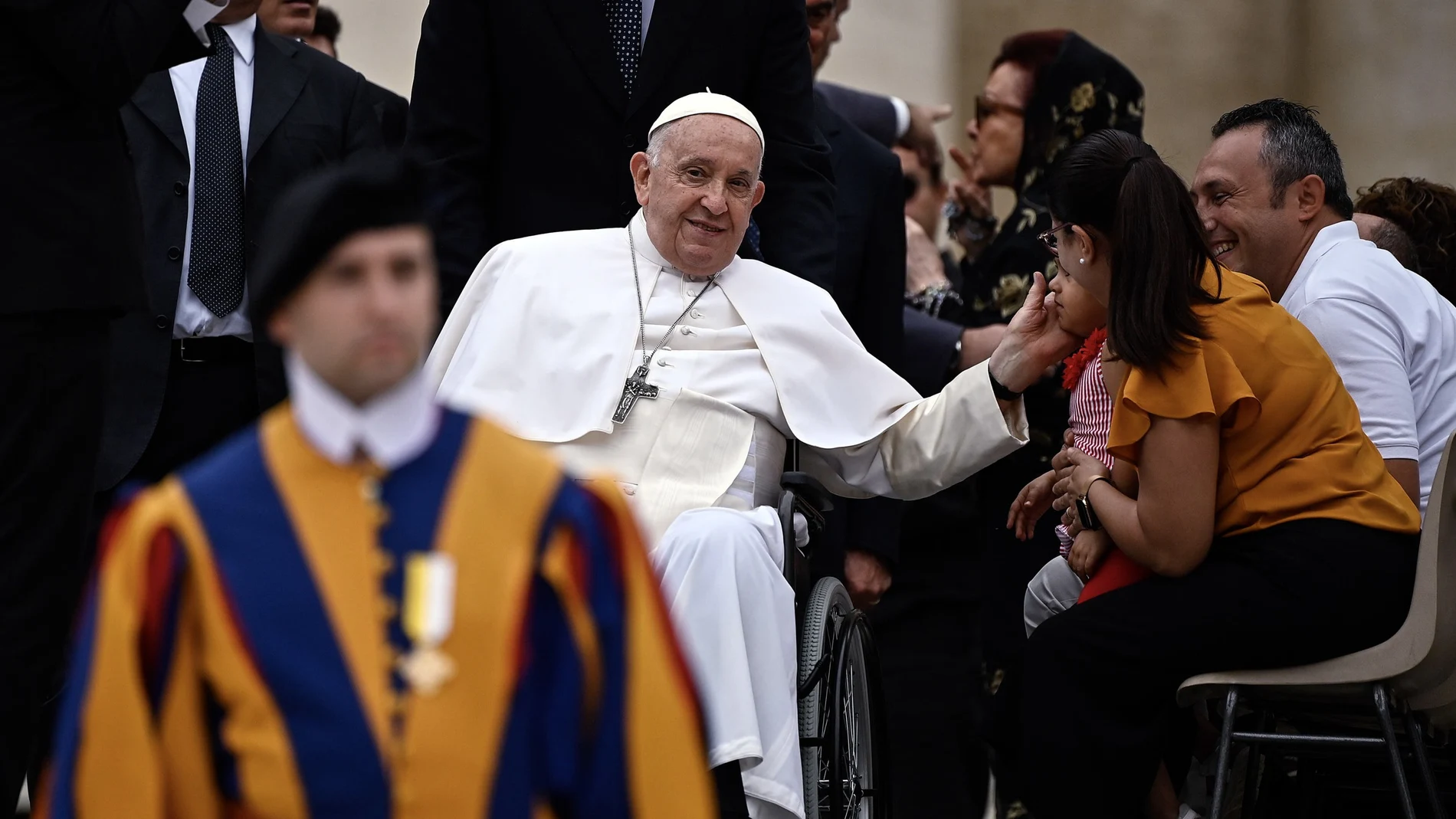 Vatican City (Vatican City State (holy See)), 20/09/2023.- Pope Francis greets the faithful during his weekly general audience in Saint Peter's Square, Vatican City, 20 September 2023. (Papa) EFE/EPA/Riccardo Antimiani