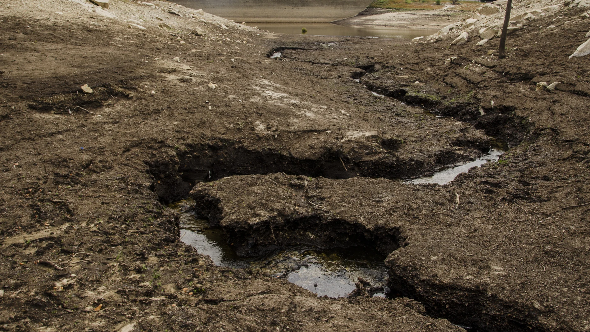 El pantano de Santa Fe seco, en el parque natural del Montseny, afectado por la sequía