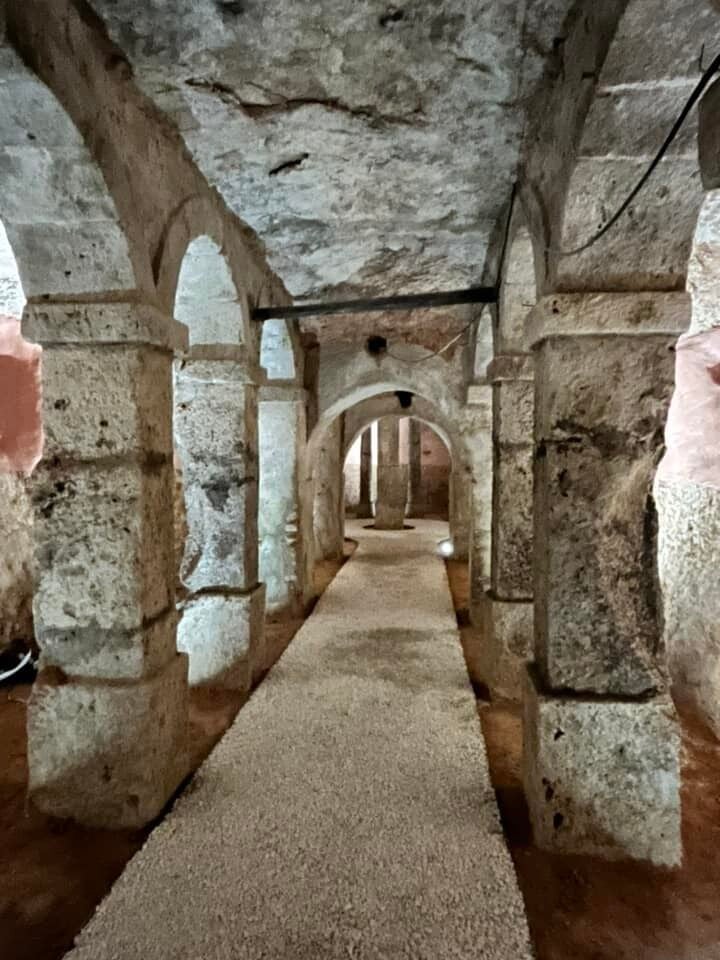 Entrada de la Cueva de la Yedra