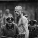 Ben Foster es el encargado de dar vida a este boxeador que luchó contra sus compañeros en los campos de concentración para sobrevivir