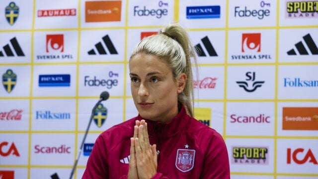La delantera de la selección española de fútbol Alexia Putellas, durante la rueda de prensa este jueves antes del entrenamiento en el estadio Gamla Ullevi de Gotemburgo
