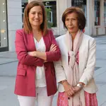 Entrevistas a la médico de Atención Primaria María Luz Hermoso(D) y a la directora de Proyectos de la fundación de la AECC, Patricia Nieto(I)
