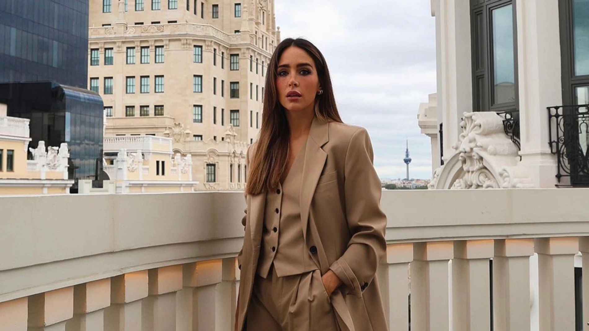 Rocío Osorno tiene el look perfecto y en tendencia de Zara de tres piezas en camel que desearás llevar a la oficina cada día