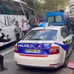 Manifestante ataca en París a la policía 