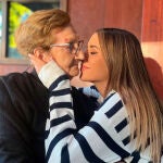Cristina Porta junto a su abuela 