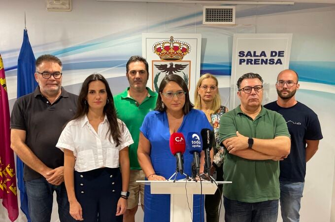 El PP abandona el pleno tras el insulto de la alcaldesa a Reverte llamándola `miserable´ y no retractarse