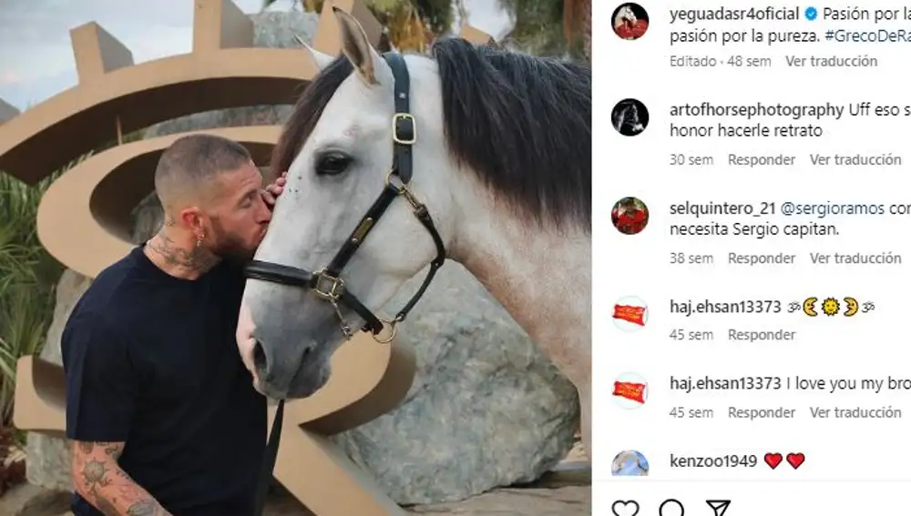Sergio Ramos con uno de sus caballos en su finca La Alegría