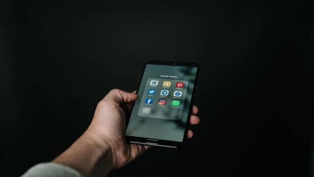 Artifact aparece en escena como una nueva aplicación que potencia el algoritmo de TikTok con IA.