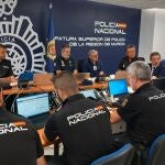  Se establecerán controles de seguridad permanentes en las los lugares de reunión de las autoridades