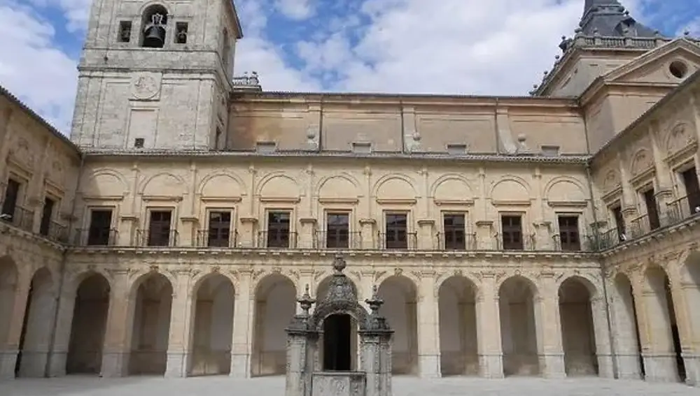 Patio principal del Monasterio de Uclés